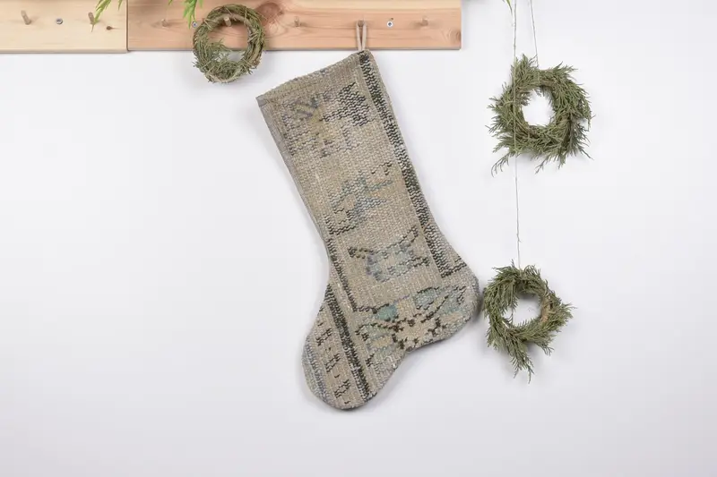 Medias navideñas con estampado de adornos navideños de 19 pulgadas, medias festivas