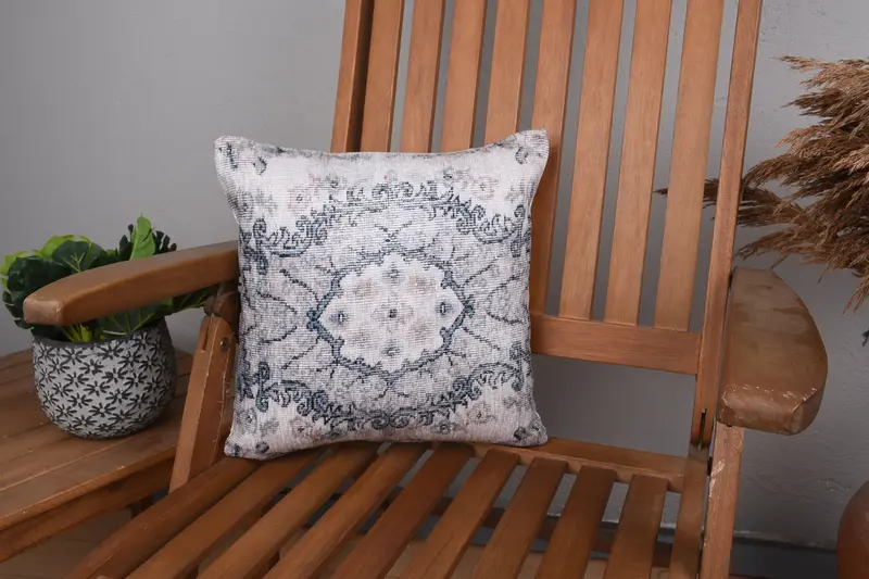 Gesticktes Blumen-Wurfkissen, weiches Vintage-Kissen für die Inneneinrichtung