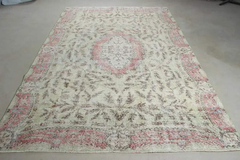 Green & Red Patchwork Rug, 6,8x10,2 ft Elegant Decor