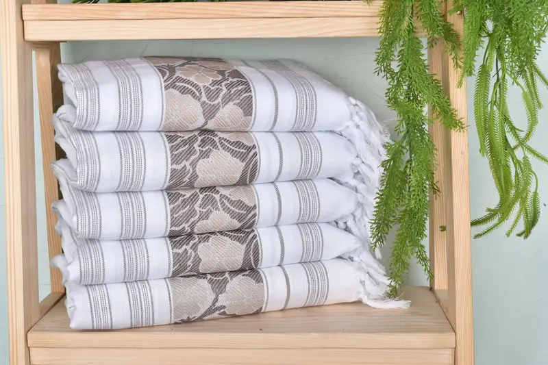 Bachelorette Gifts, Best Wedding Gift, 70x40 Cotton Daisy Design Towel, Monogram Turkish Bath Towel, Thin towel, Bathroom Towel, Personalized Gifts - 3