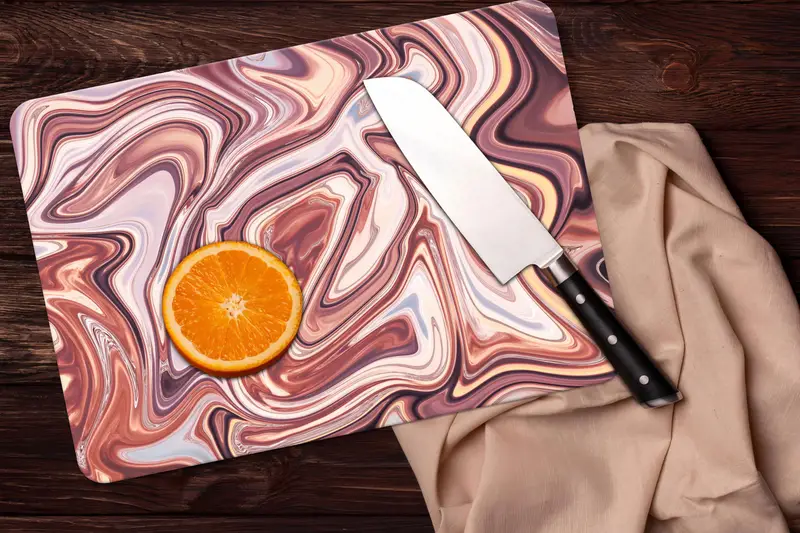 抽象的な大理石ガラスのまな板、ピンクの現代的なデザイン、キッチンの必需品