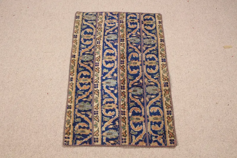 ブルーフローラルラグ、1.8x2.8フィート、オレンジアクセント付き