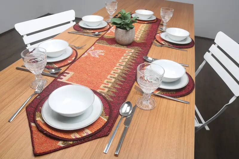 Böhmisches rechteckiges Tischset, Dekor aus oranger und roter Baumwolle