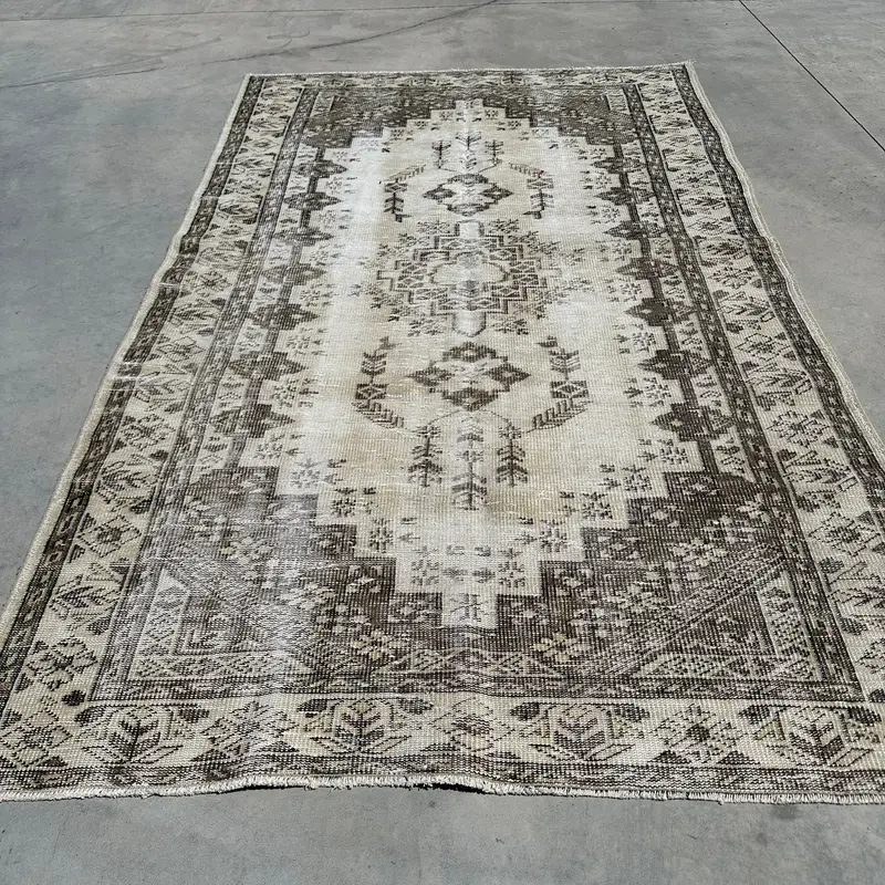 Vintage Turkish Large Rug 5.2x8.6 ft (160x261 cm), Beige Abstract Oushak Rug - 1