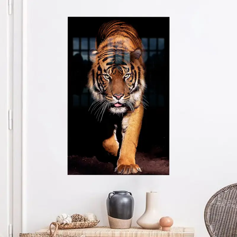 Zarif Yaban Hayatı Baskılı Cam: Man Cave'iniz için Modern Dekor