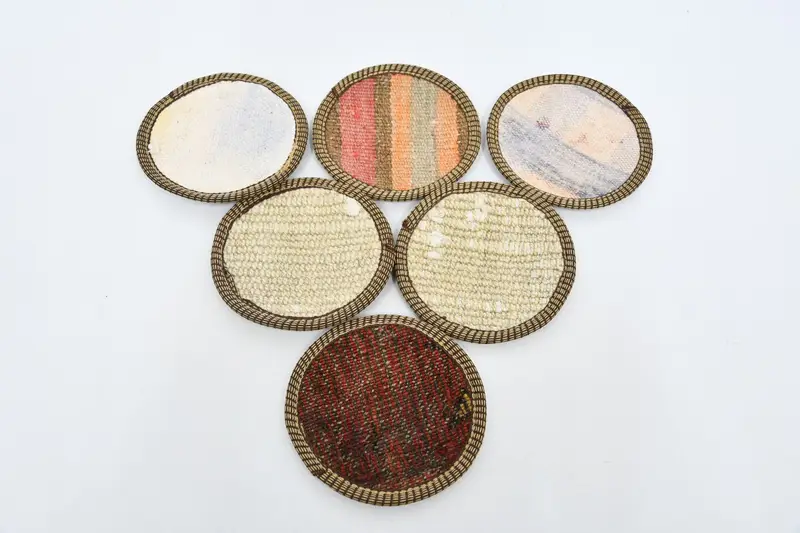 Zarif Bej ve Kırmızı Bardak Altlığı Takımı, Premium Kaymaz Masa Pedleri