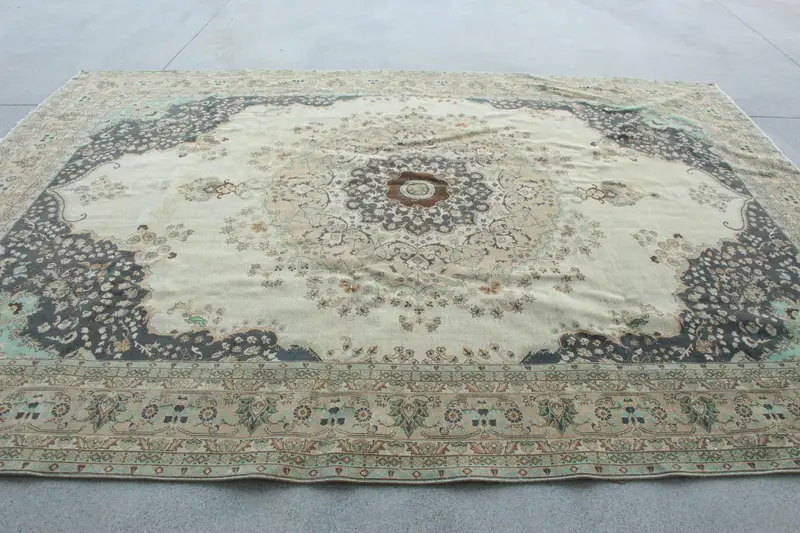 Türkischer Vintage-Teppich, 8,2 x 11,5 Fuß großer Oushak-Teppich, blaugrüner Wollteppich mit Blumenmuster - 1