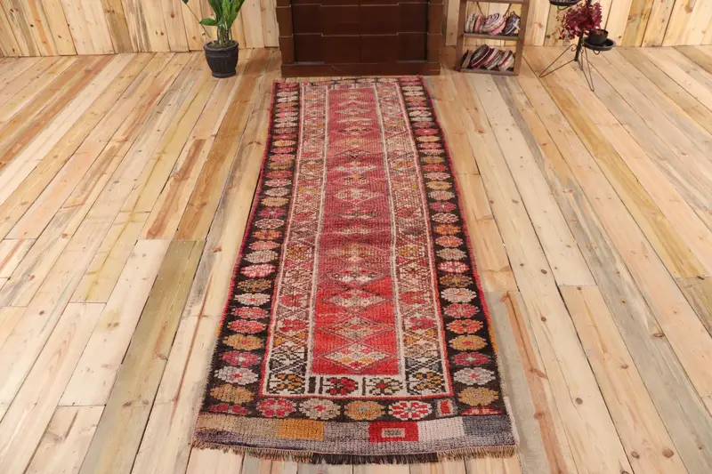 Alfombra turca vintage Herki 2,9x8,4 pies (88x255 cm), alfombra de lana de plantas y árboles rojos - 1