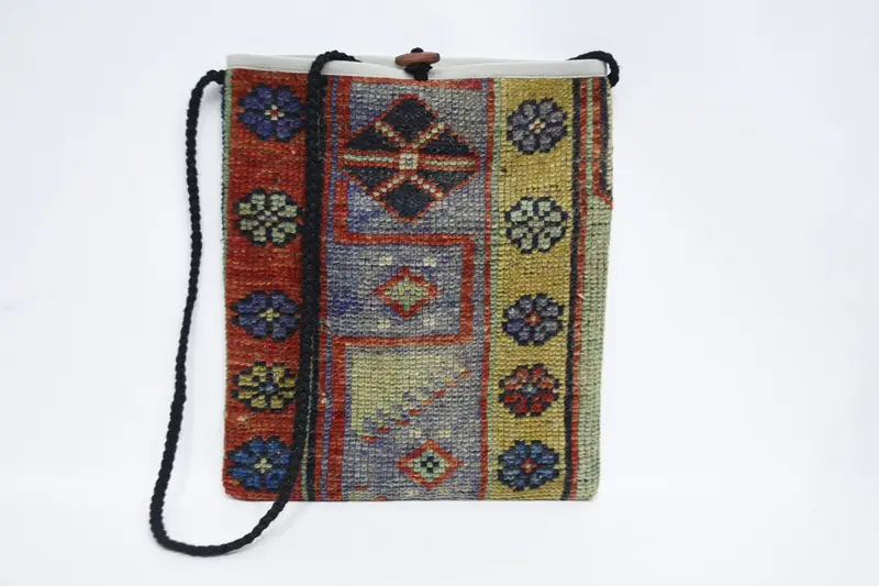 ヴィンテージモチーフのアールデコウールキリムバッグ、ショルダーバッグ