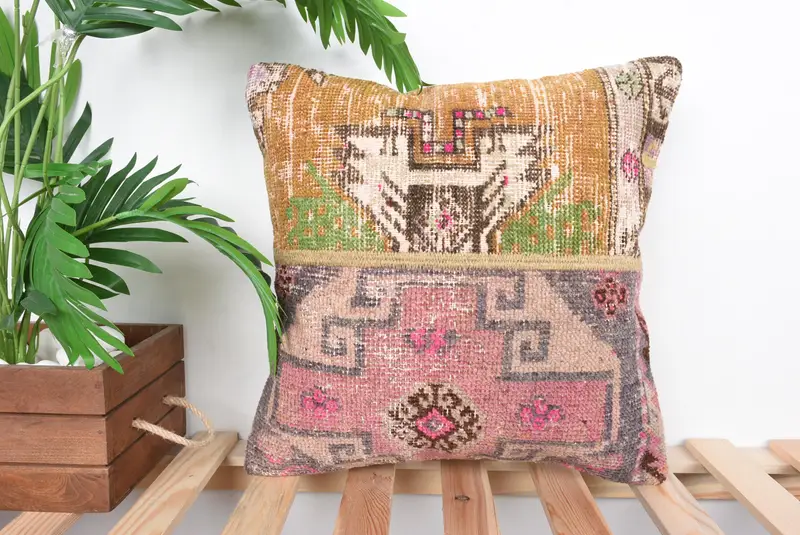 Handgefertigtes besticktes Patchwork-Kissen in Rosa und Grün, Vintage-Wurfkissen