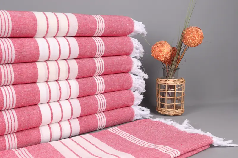 パーソナライズされたトルコビーチタオル刺繍レッド、ベージュストライプ、40x71インチ