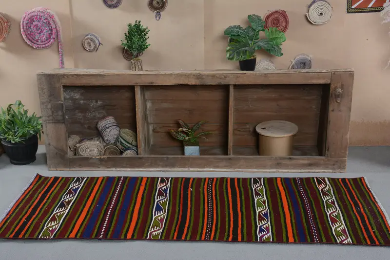 Vintage Türk Yolluk Halısı 2.3x6.4 ft (71x196 cm), Mavi Hayvan Baskı Kilim Halı - 1