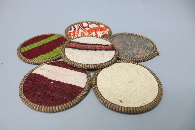 Yeşil ve Kırmızı Çizgili Bardak Altlığı, Geleneksel Kilim Bardak Altlığı