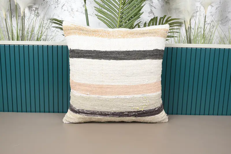 Beige & braun gestreiftes Wurfkissen, Vintage besticktes Kissen