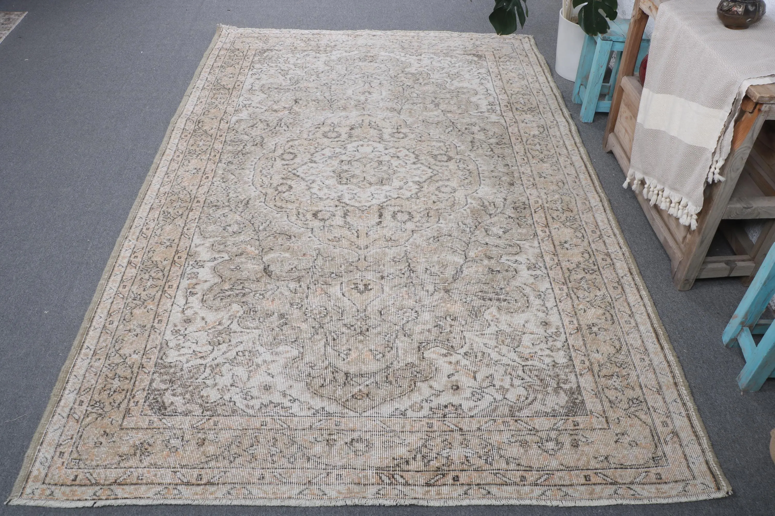 Türk Vintage Halı 5.2x8 ft, Kahverengi Çiçekli Yün Halı - 1