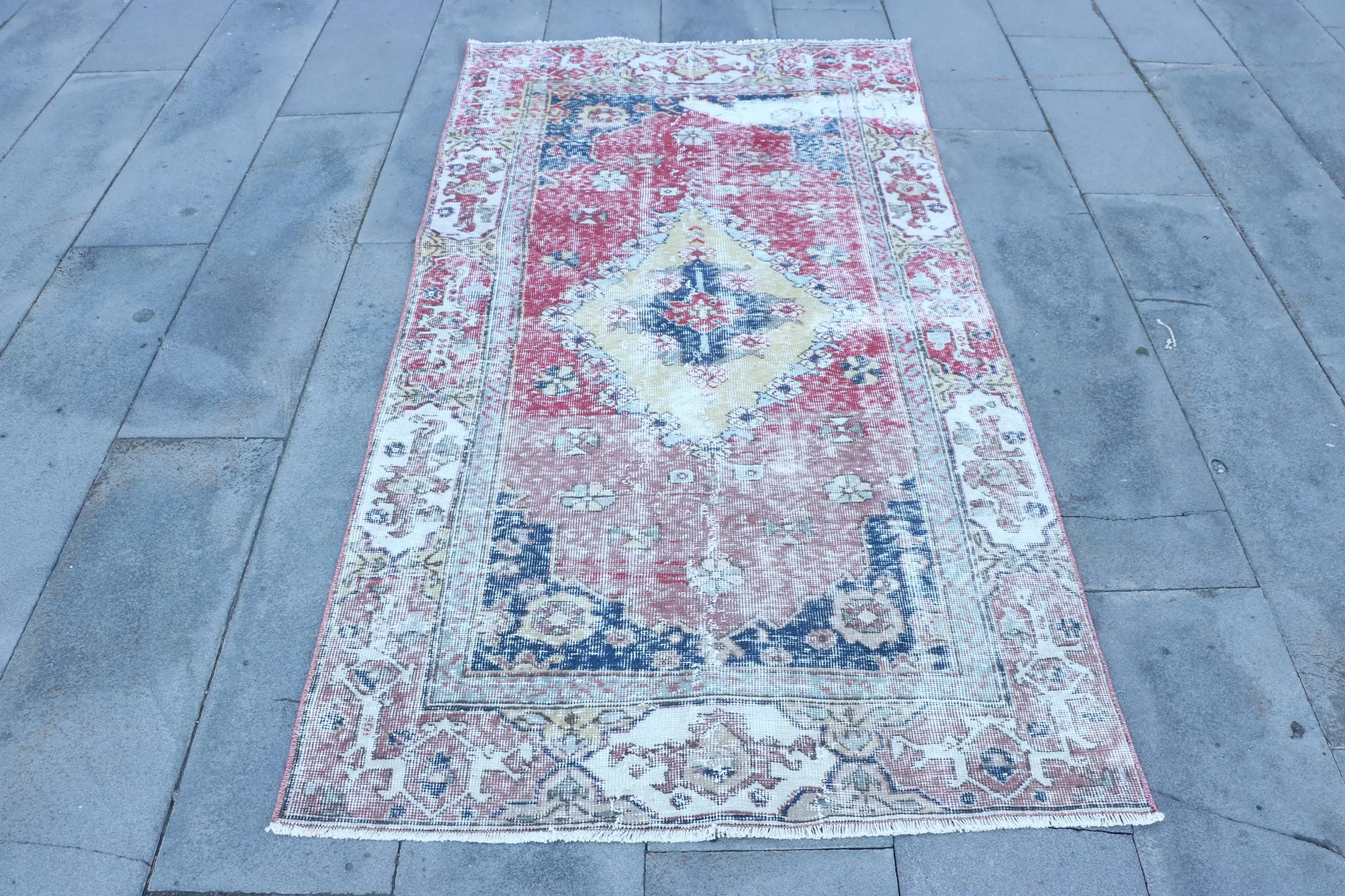 Kırmızı Kareli Halı, 3,5x6,8 ft Zarif ve Dayanıklı - 1
