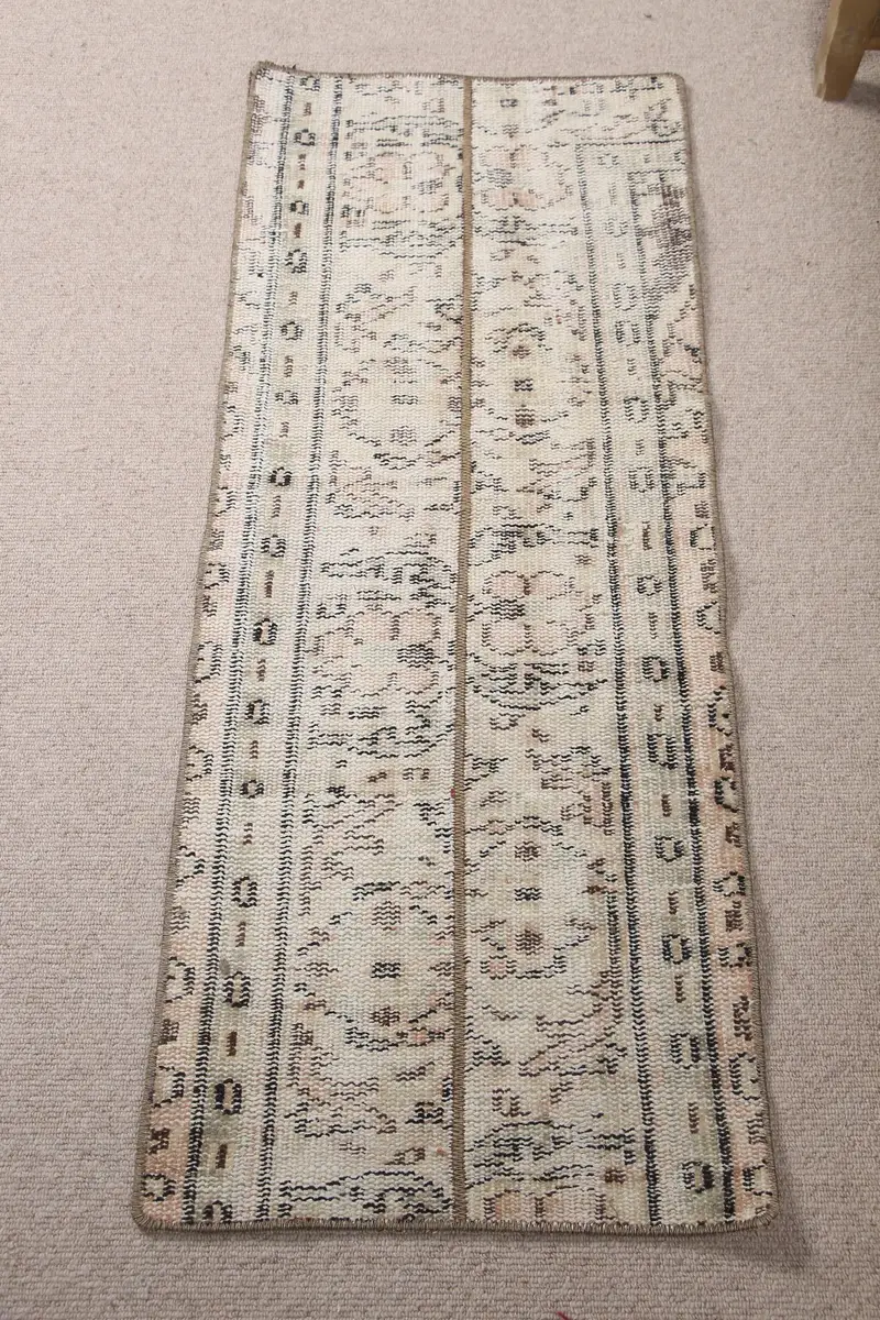 Alfombra vintage turca, alfombra pequeña de 1,5x3,9 pies, alfombra de lana floral negra blanca - 1