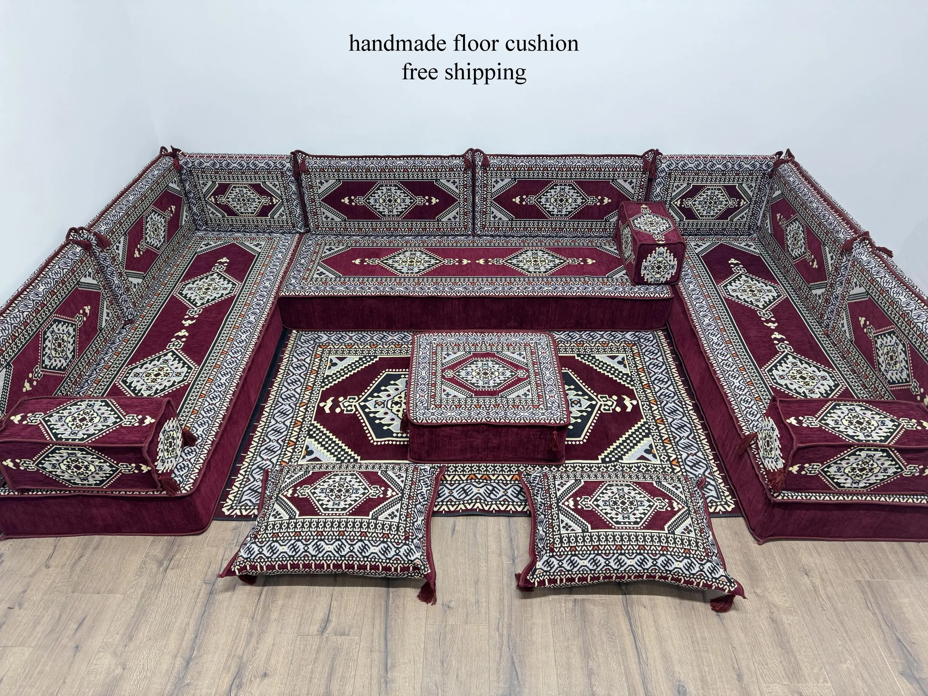 Viktorianischer Ottoman in Rot und Beige, modulare Kelim-inspirierte Sitzgelegenheit - 1