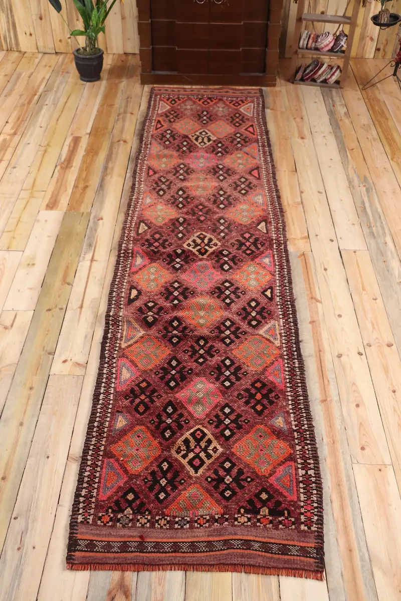 Alfombra vintage turca de 2,7x11,7 pies, alfombra corredora, alfombra de lana patchwork negra roja - 1