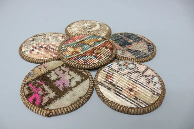 Green and Beige Coaster, Durable and Stylish Table Pad