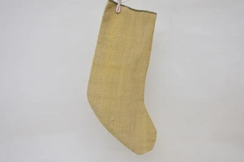 Medias festivas de adornos navideños beige, medias acogedoras de decoración navideña