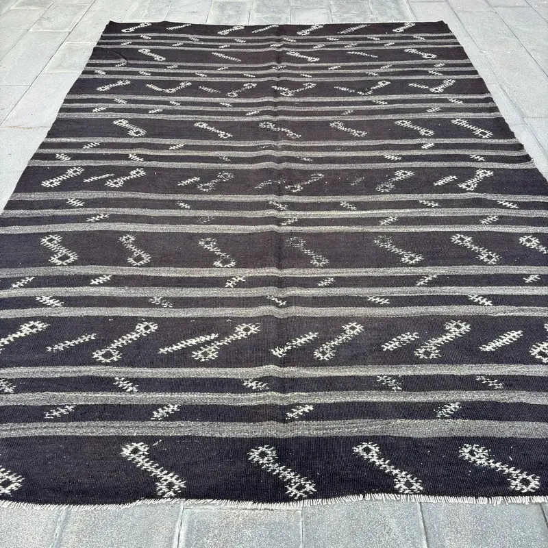 Zarif Siyah ve Bej Halı, 7,5x11,3 ft Çiçek Desenli