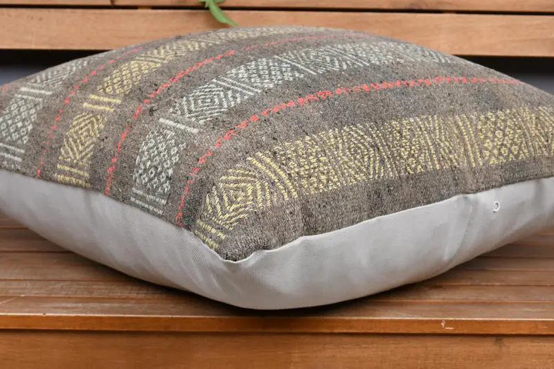 Yastık, 24x24 sarı yastık kapağı, etnik Kilim halı yastığı, vintage Kilim yastığı, atma Kilim yastığı, parlak yastık örtüsü - 4