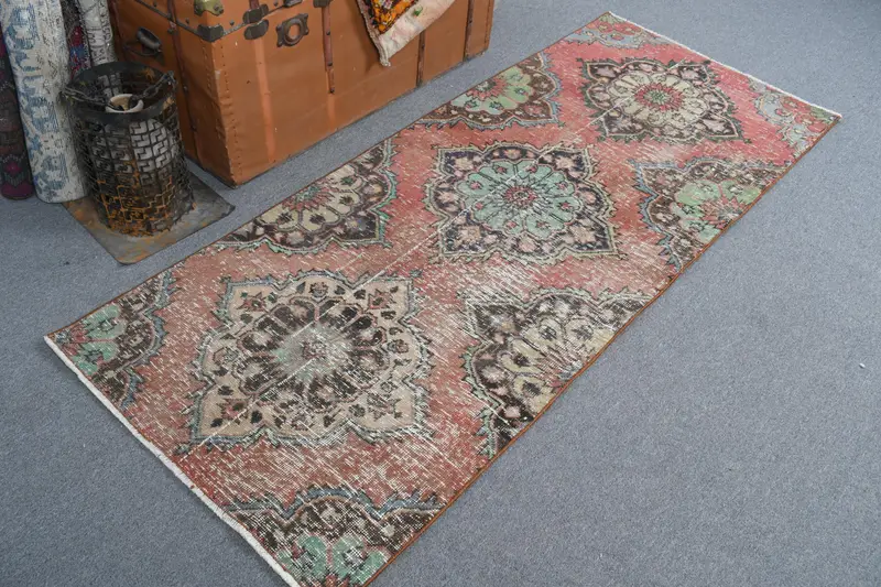 Vintage Accent Halı, 2.7x6.6 ft Türk Halısı, Kırmızı Oushak Yün Halı - 1