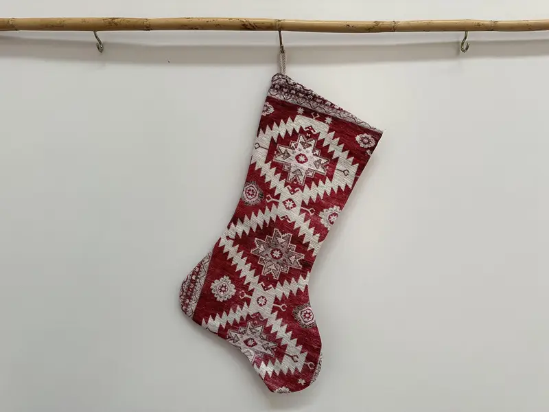 Medias con estampado geométrico vintage: diseño único y comodidad