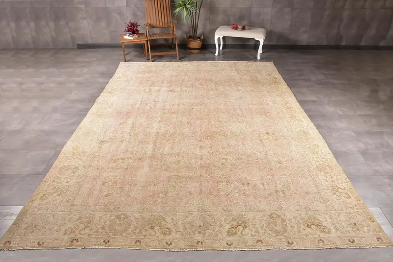 9.5x13.1 ft Vintage Turkish Rug, Oversize Rug, Brown Pink Check Wool Rug - 1
