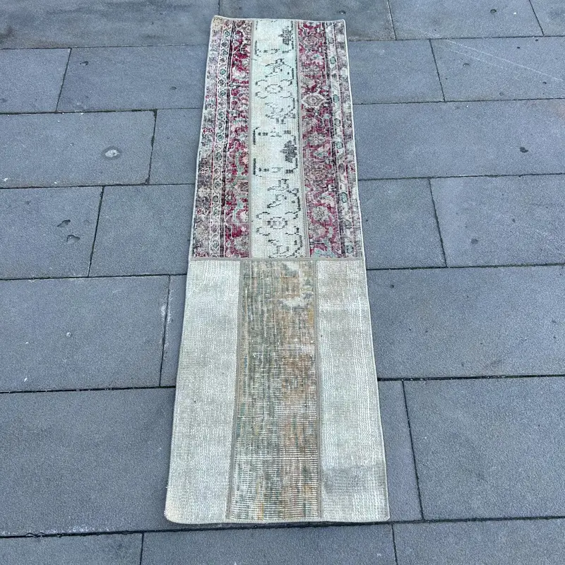 1.5x5.2 ft Rug, Vintage Oushak Rug, Turkish Red Wool Animal Print Rug - 1