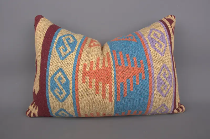 Almohada de lanzamiento Kilim geométrica naranja y roja, almohada de alfombra vintage hecha a mano