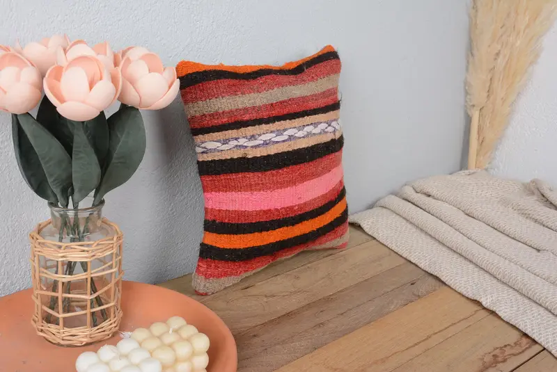 Handgefertigtes besticktes Kissen, Vintage gestreiftes Wurfkissen