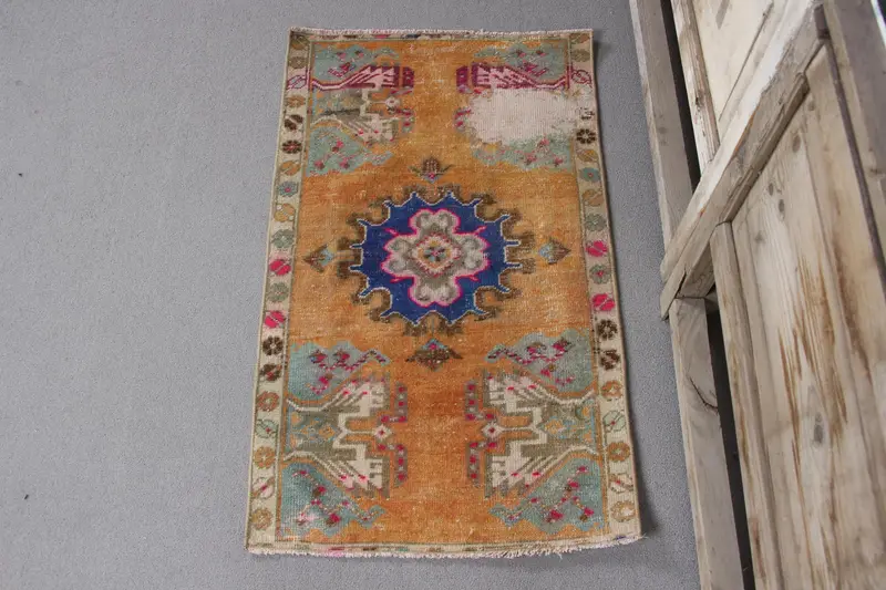 Vibrant Orange & Green Rug, 1,8x3,1 ft Ikat Pattern