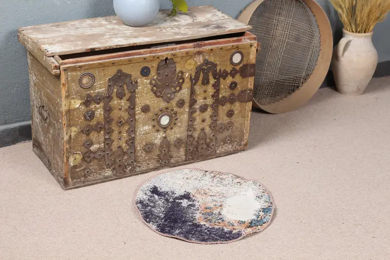 Alfombra Marroquí Beige con Detalles Azules 1,6x1,7ft, Decoración Elegante